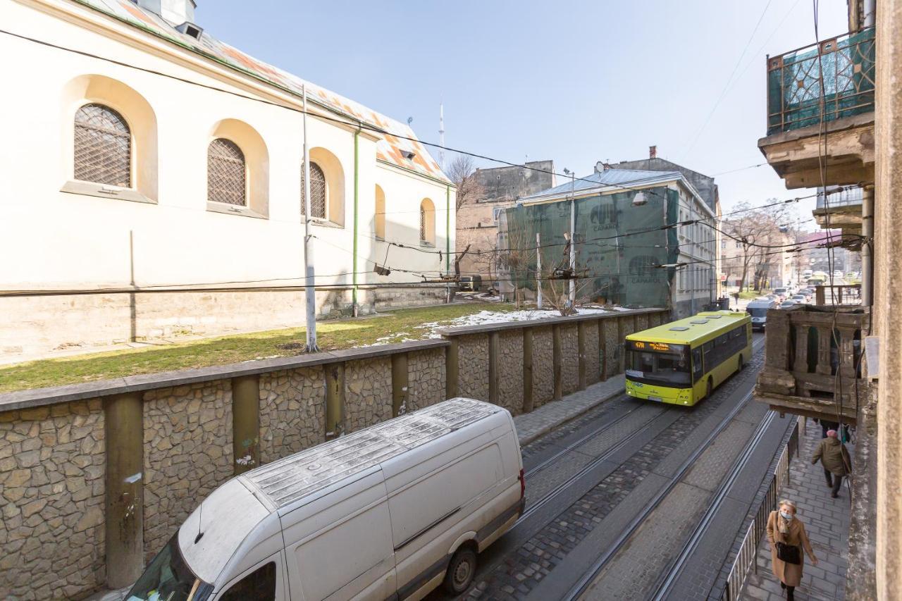 Квартира Студія Біля Оперного Театру По Вулиці Гонти 4-3А Lviv Exterior photo