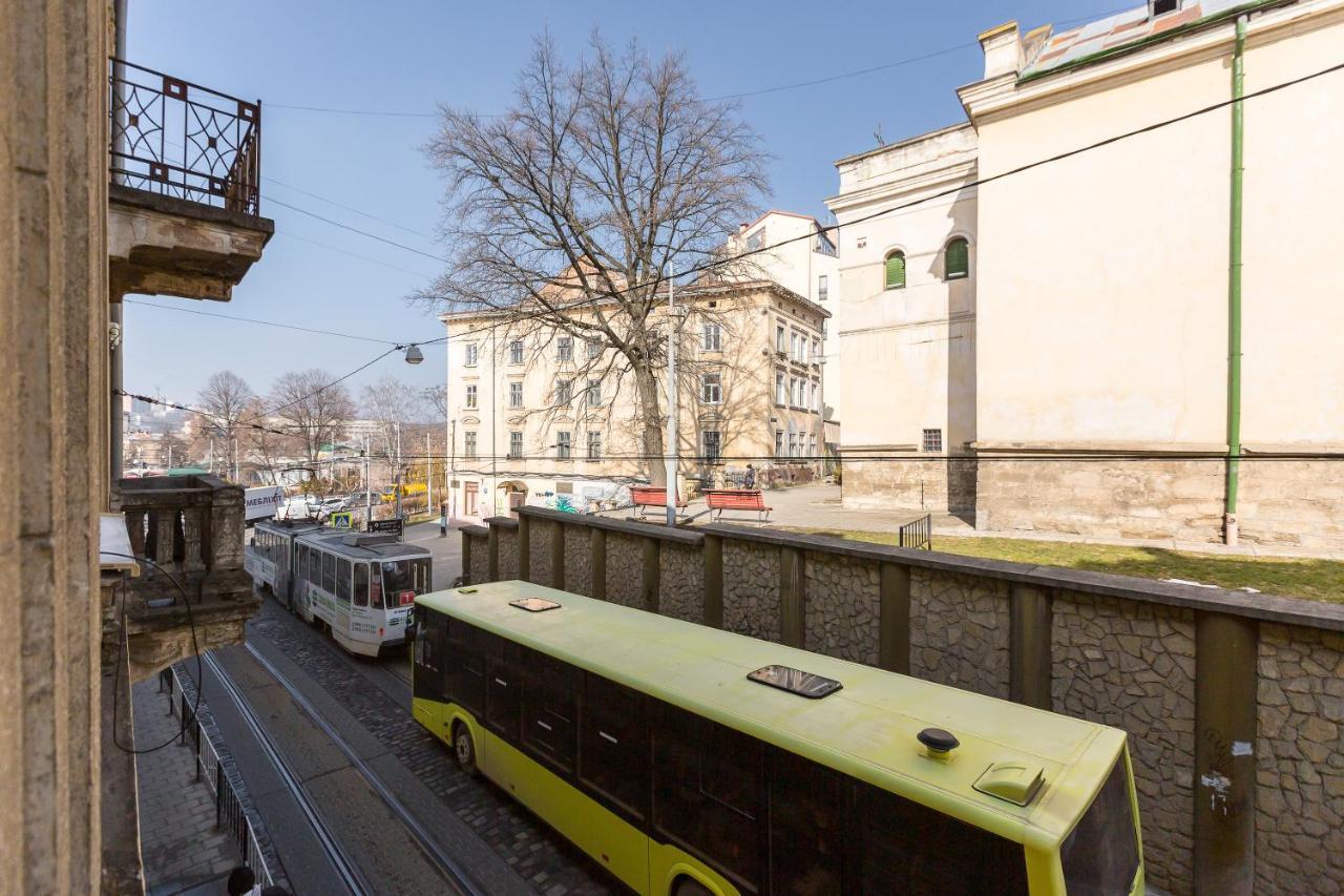 Квартира Студія Біля Оперного Театру По Вулиці Гонти 4-3А Lviv Exterior photo